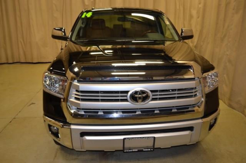 I WANT TO SELL MY 2013 Toyota Tundr في السعودية