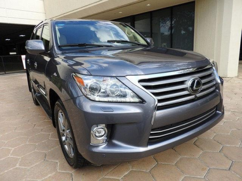 ACCIDENT FREE 2014 LEXUS LX 570 في السعودية