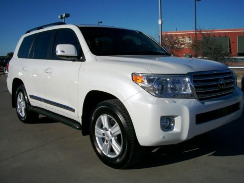 FOR SALE- 2013 TOYOTA LAND CRUISER, في السعودية