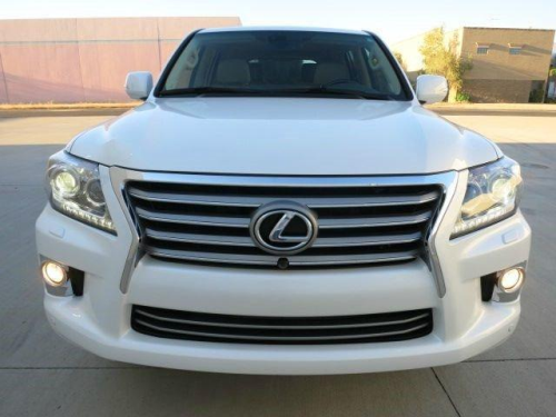 2013 LEXUS LX 570 - FOR SALE (GULF  في السعودية