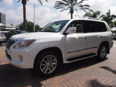 Fairly Used Lexus LX 570 2013 Car في السعودية